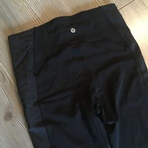 Lululemon leggings w/ mesh sz 6